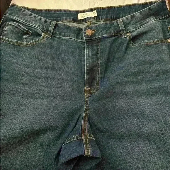 Women’s Jeans - Maurice’s 20W regular bootcut jeans never worn - Picture 2 of 3